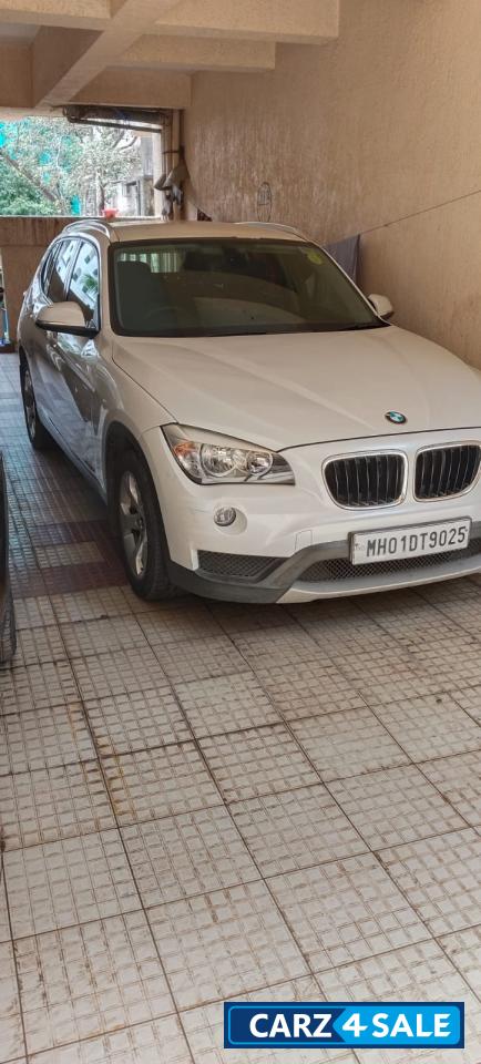 Mineral White BMW X1 CE LCI