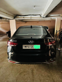 Black Hyundai Verna Sx