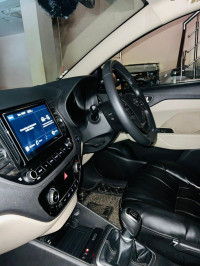 Black Hyundai Verna Sx