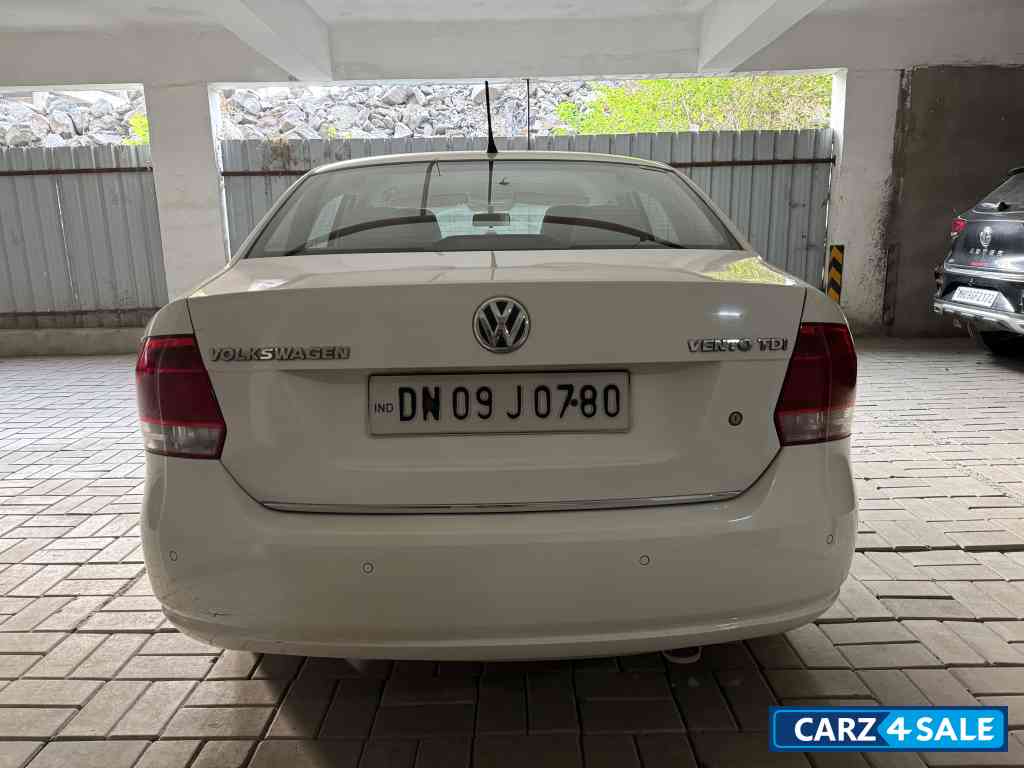 Volkswagen Vento 1.6 CR MR HIGHLINE