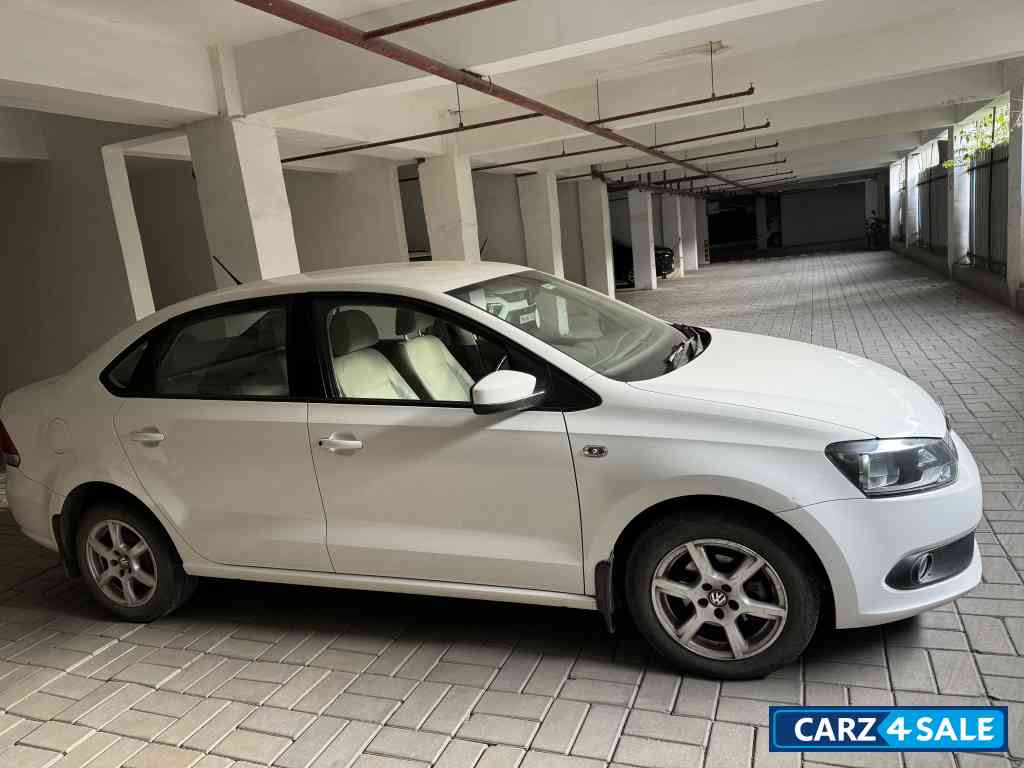 Volkswagen Vento 1.6 CR MR HIGHLINE