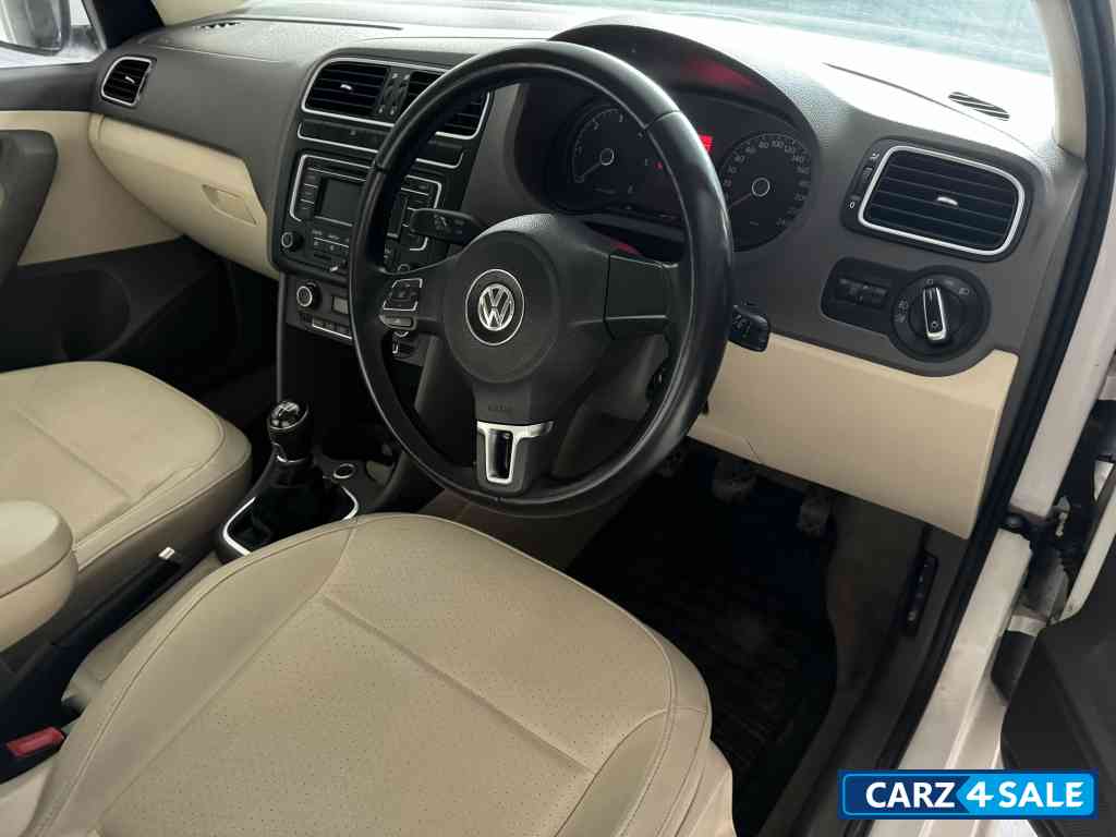 Volkswagen Vento 1.6 CR MR HIGHLINE