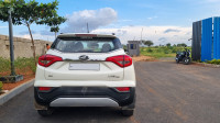 Pearl White Mahindra XUV300 W6