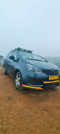 Blue Mahindra Marazzo M2