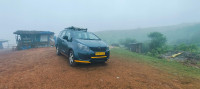 Blue Mahindra Marazzo M2