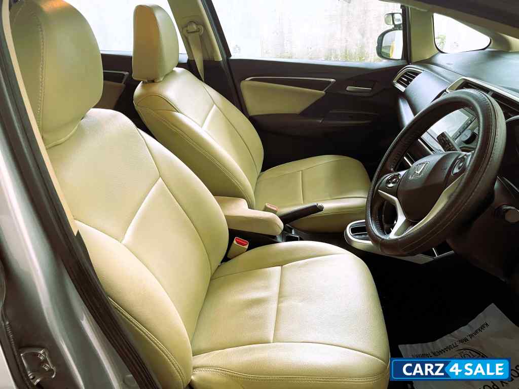 Silver Grey Honda Jazz 1.2 VX CVT i-VTEC