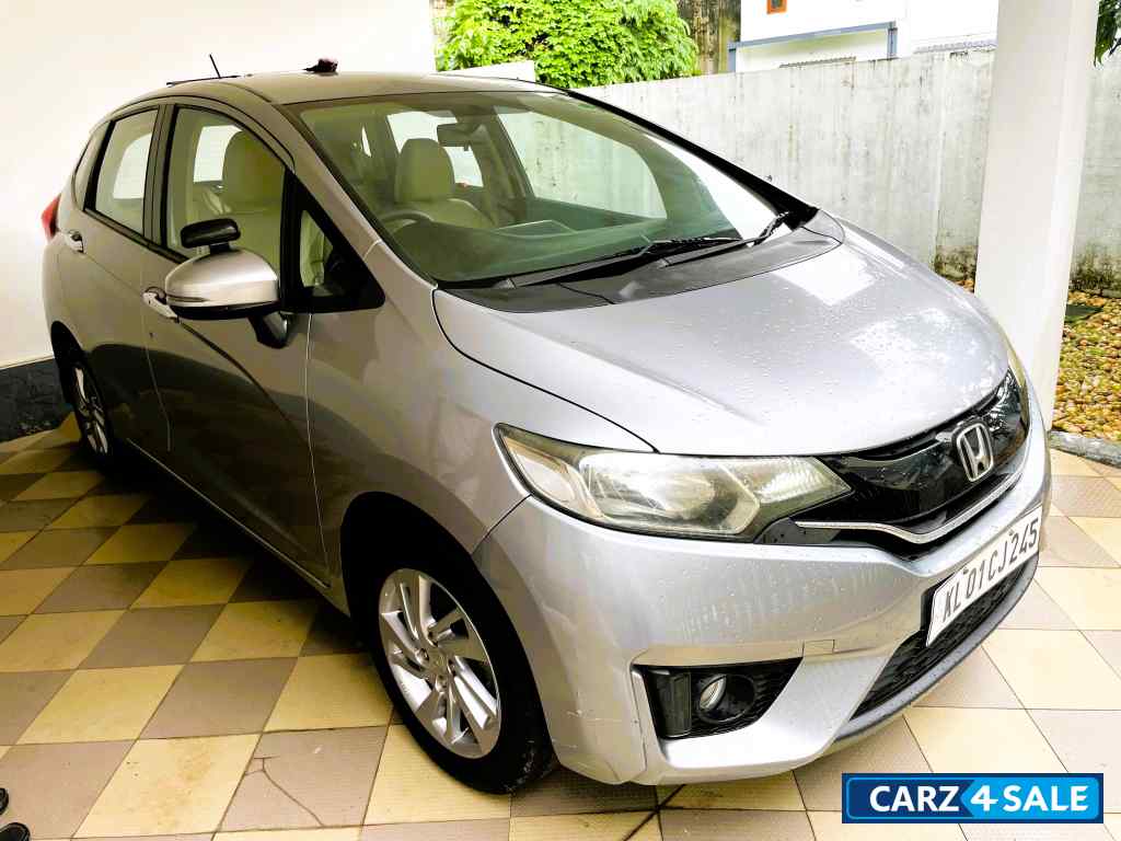 Silver Grey Honda Jazz 1.2 VX CVT i-VTEC