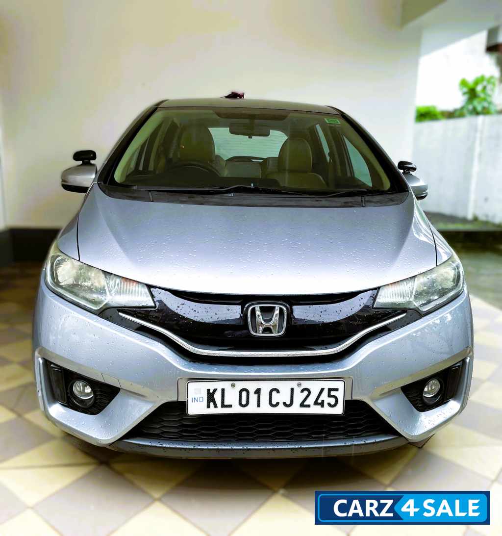 Silver Grey Honda Jazz 1.2 VX CVT i-VTEC