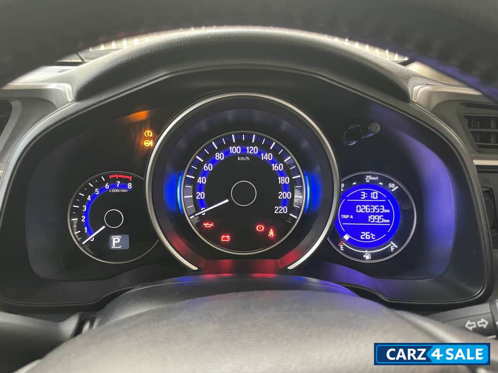 Silver Grey Honda Jazz 1.2 VX CVT i-VTEC