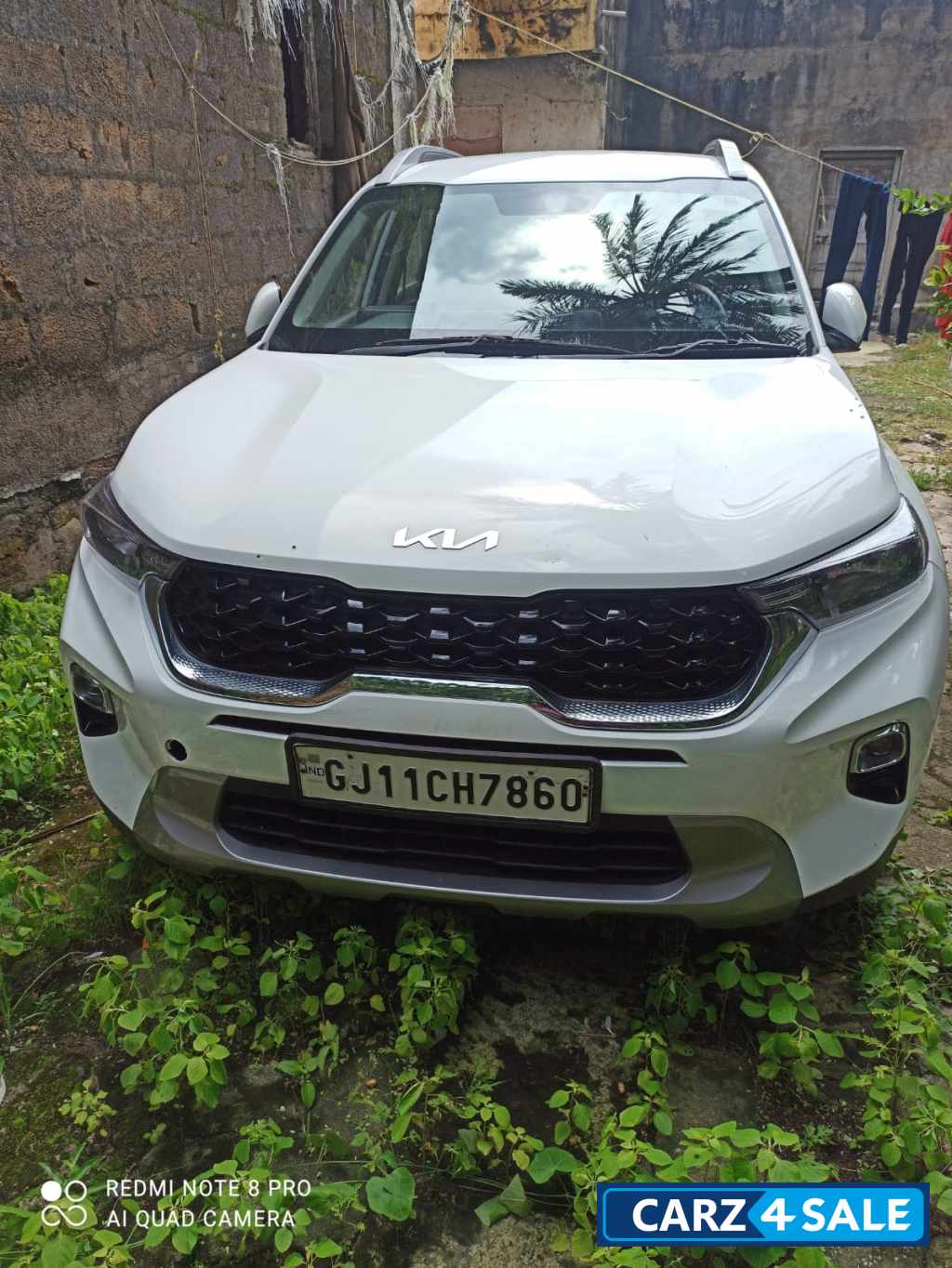 Clear White Kia Sonet 1.5 diesel htk plus mt