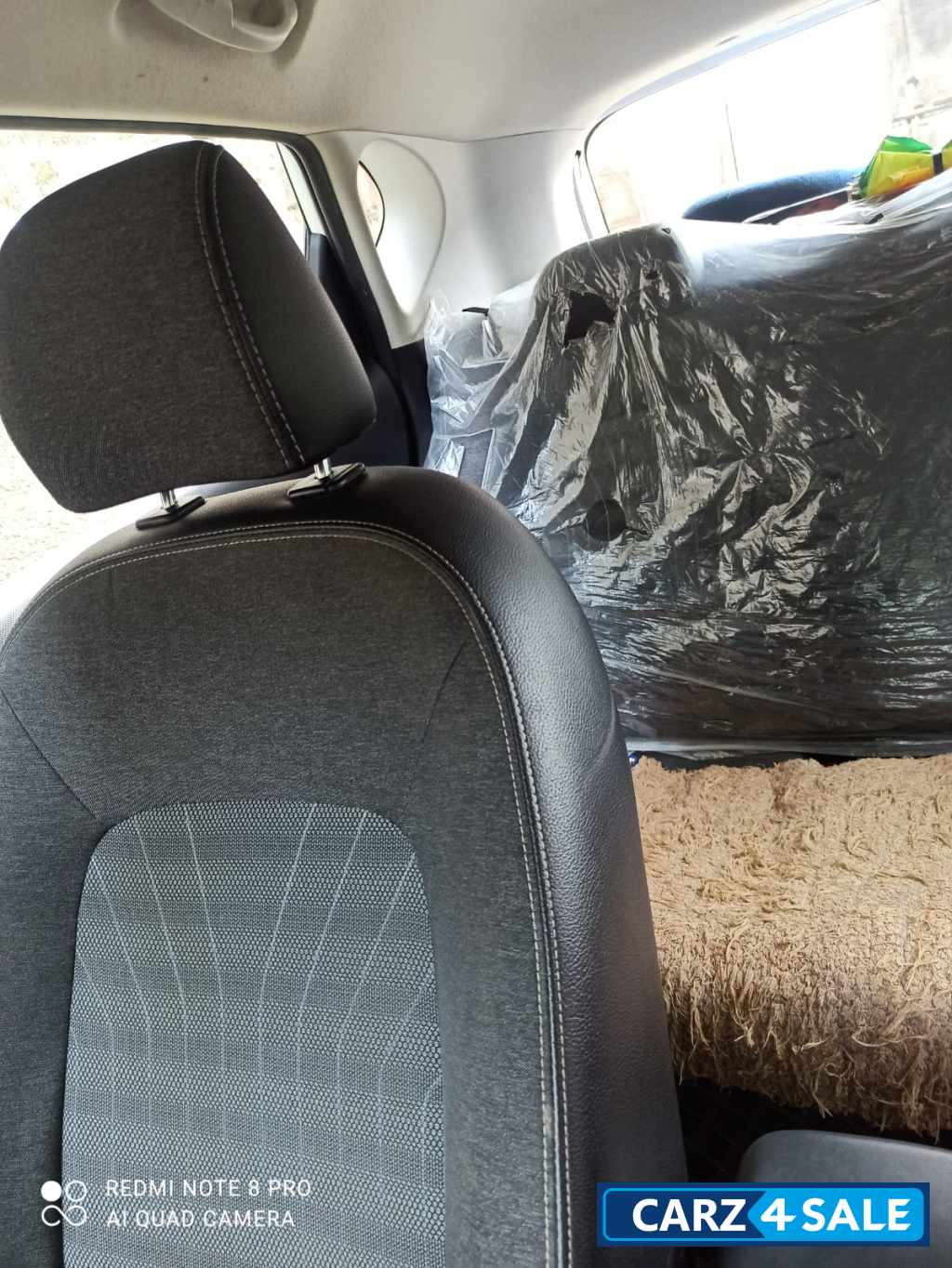 Clear White Kia Sonet 1.5 diesel htk plus mt