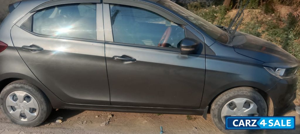 Tata Tiago XT