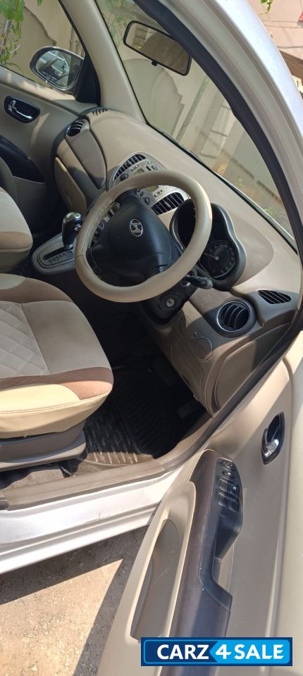 Hyundai i10 Sports automatic