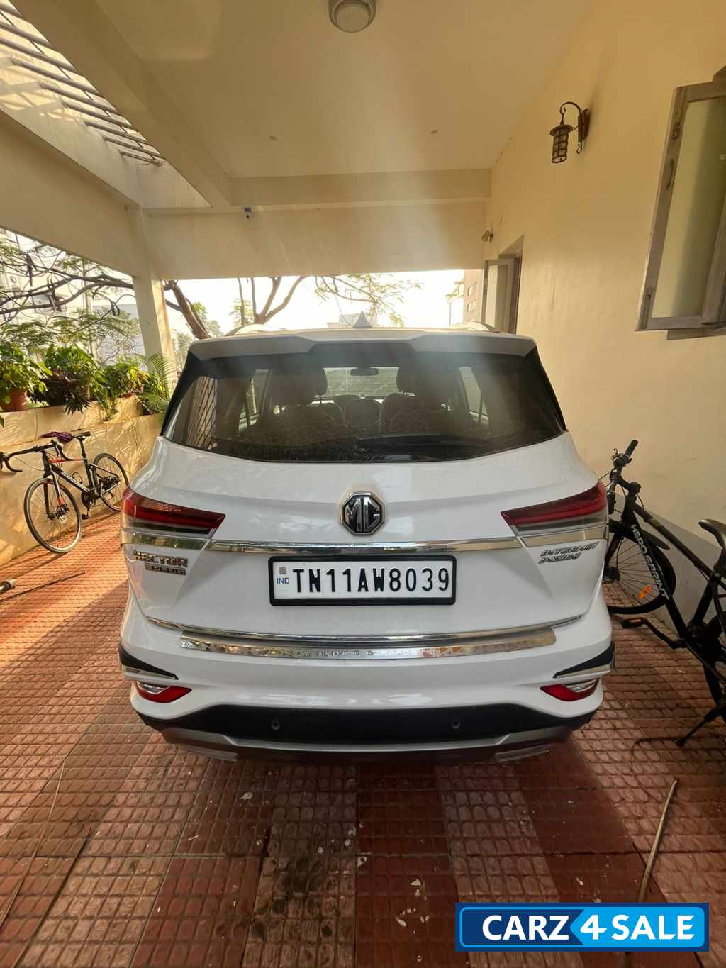 MG Hector Plus 1.5 CVT Sharp BS VI