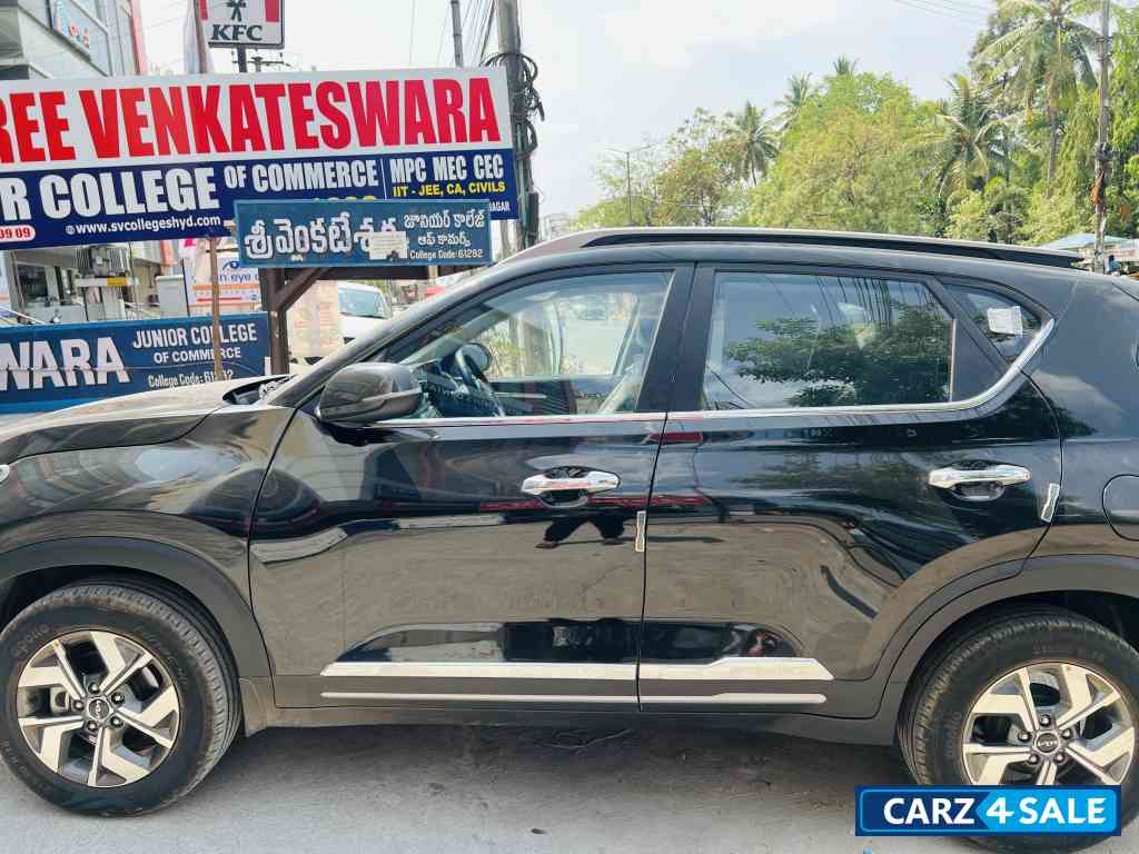 Black Kia Sonet Htx