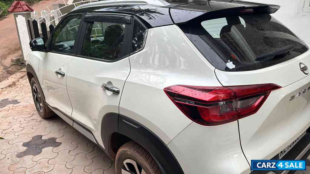 Nissan Magnite XV Premium Dualtone