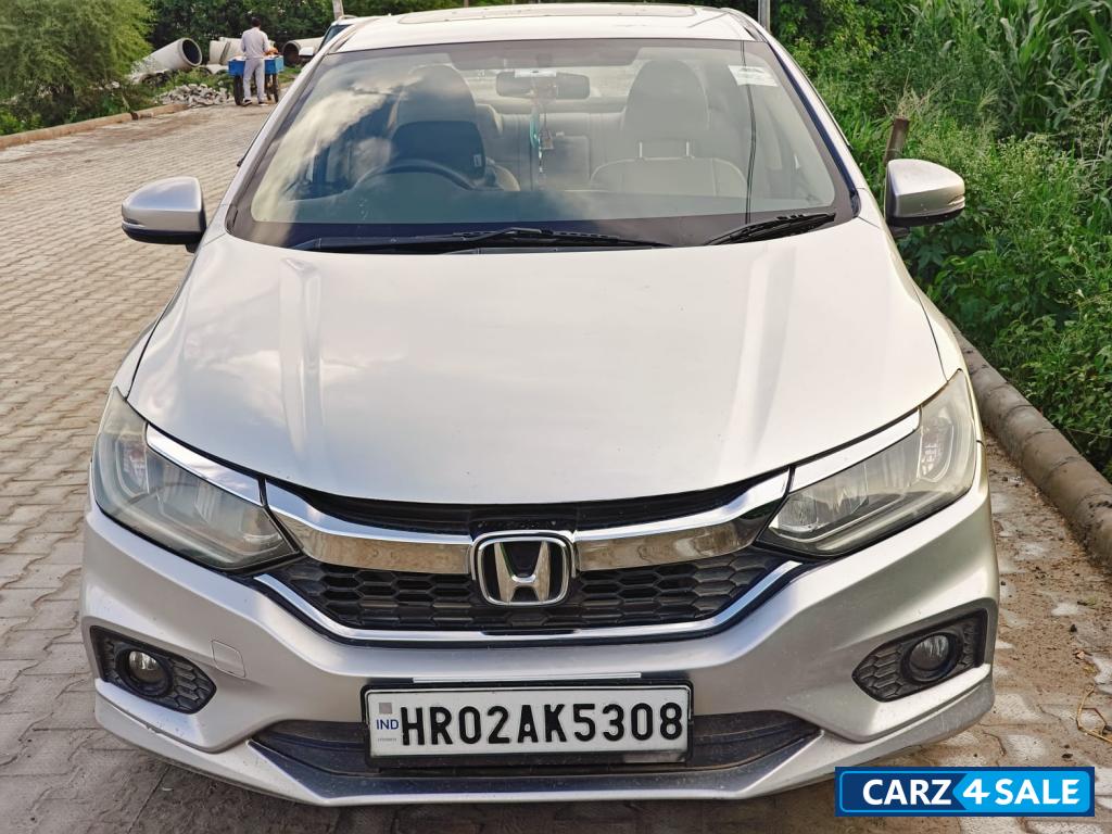 Silver Grey Honda City SVCVT - AT with Sunroof