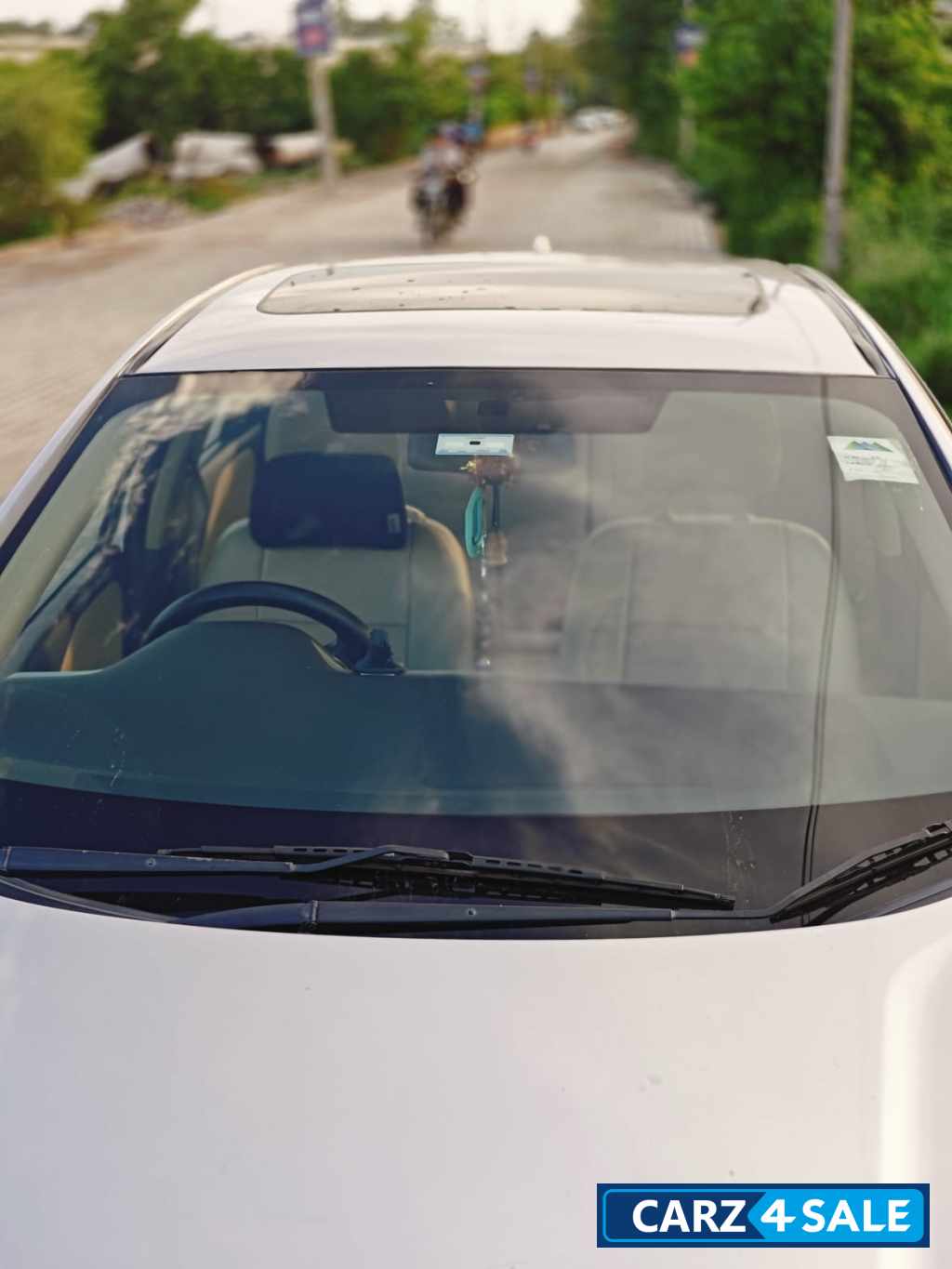 Silver Grey Honda City SVCVT - AT with Sunroof