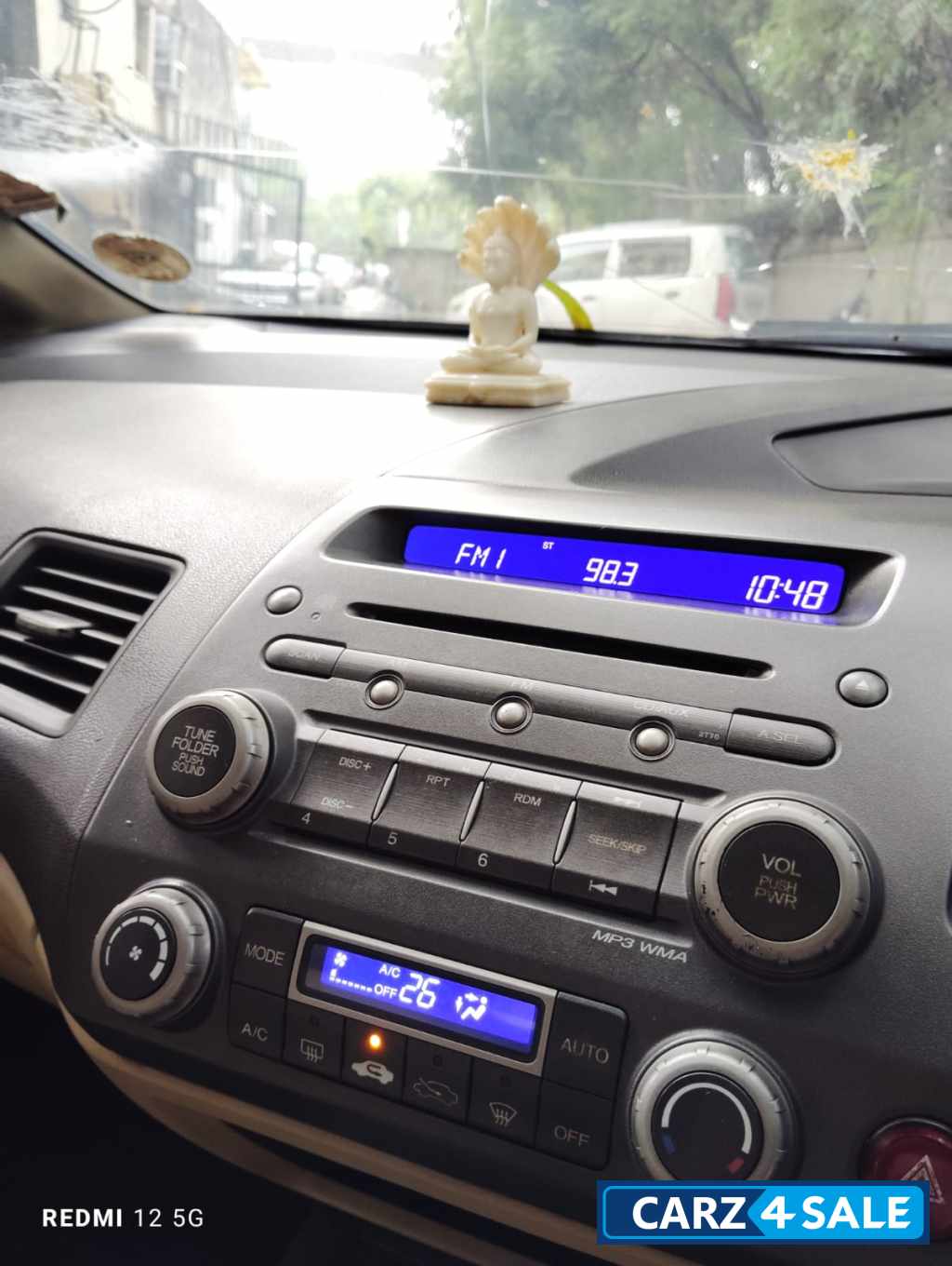 Silver Honda Civic 1.8V MT