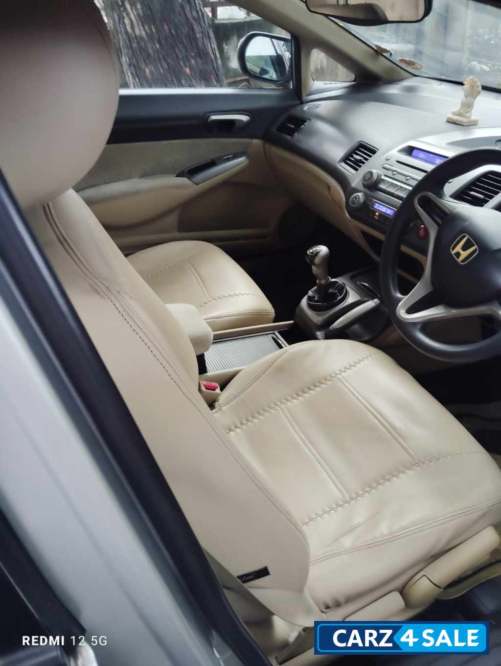 Silver Honda Civic 1.8V MT