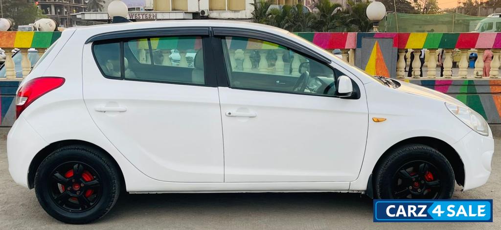 C White Hyundai i20 1.2L Asta