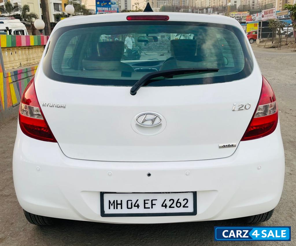 C White Hyundai i20 1.2L Asta