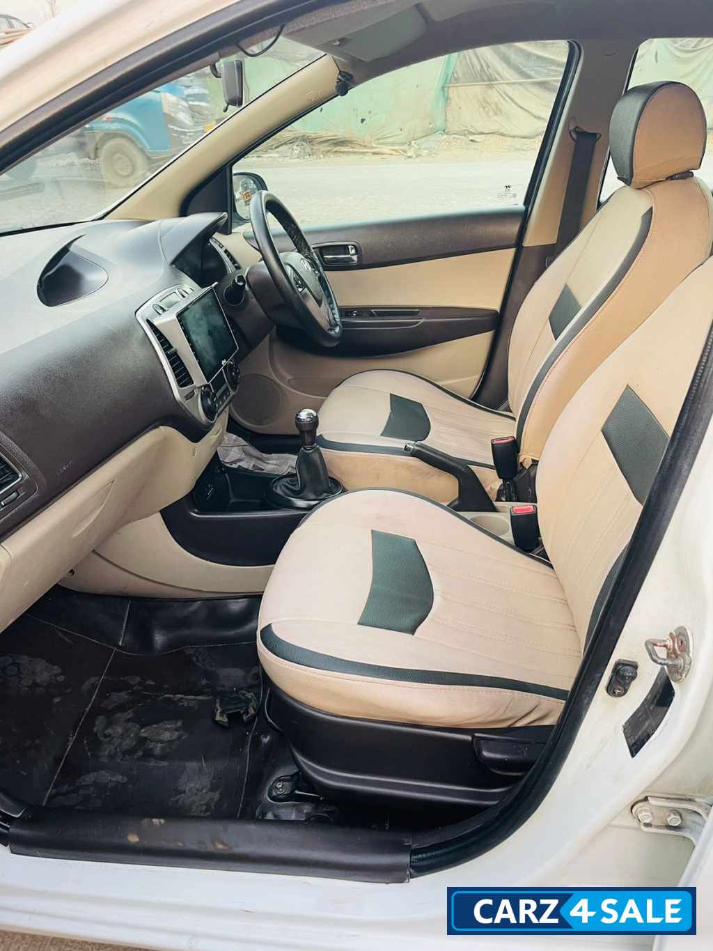 C White Hyundai i20 1.2L Asta