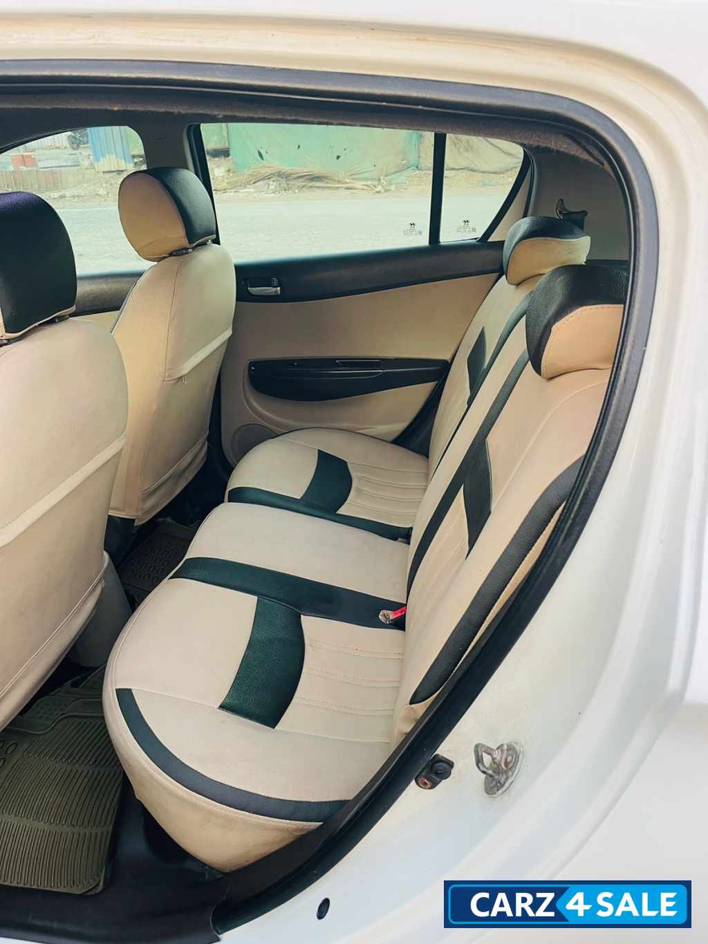 C White Hyundai i20 1.2L Asta