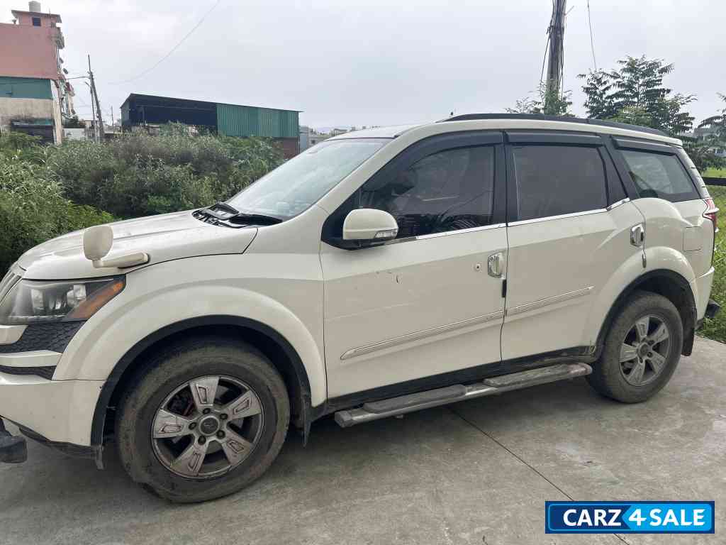 Mahindra XUV 500 W8