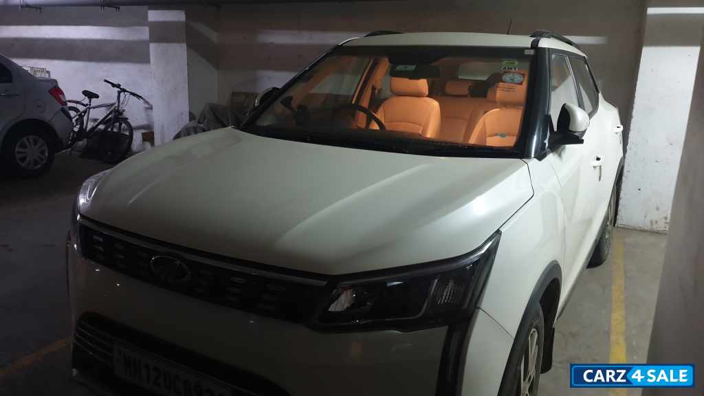 Mahindra XUV300 w8 option