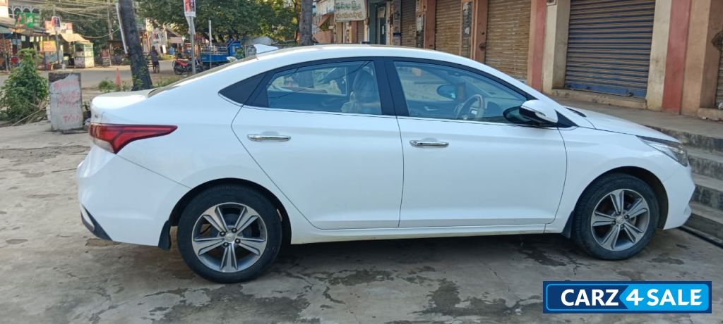 Hyundai Verna 1.6 SX VTVT(O)