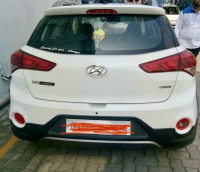Pearl White Hyundai  I 20 Active