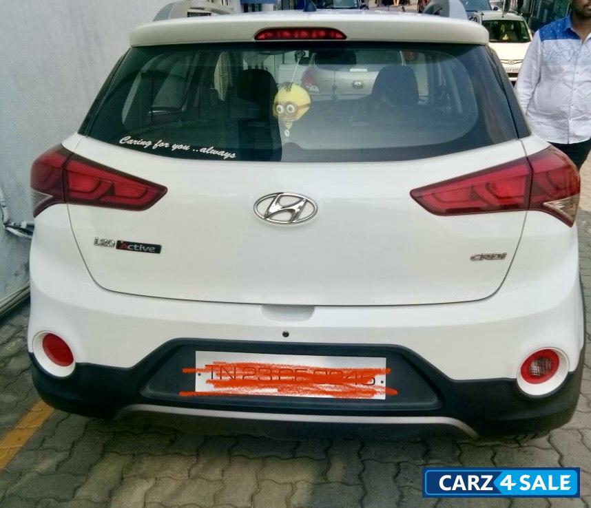 Pearl White Hyundai  I 20 Active