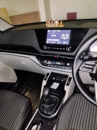 Kia Carens Prestige plus