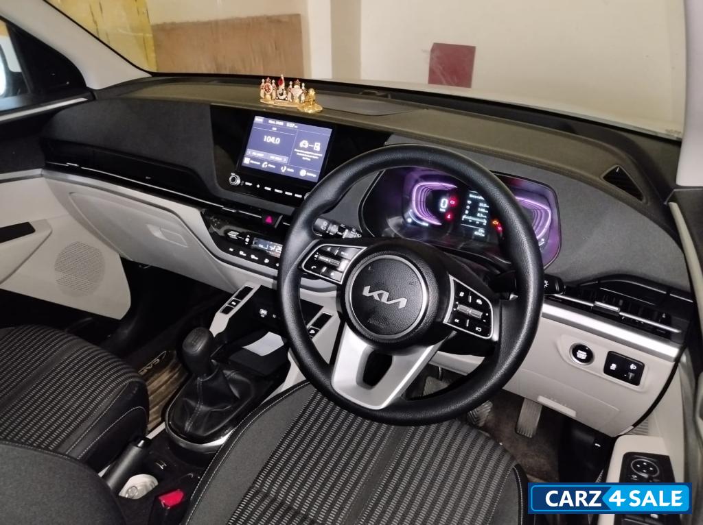 Kia Carens Prestige plus