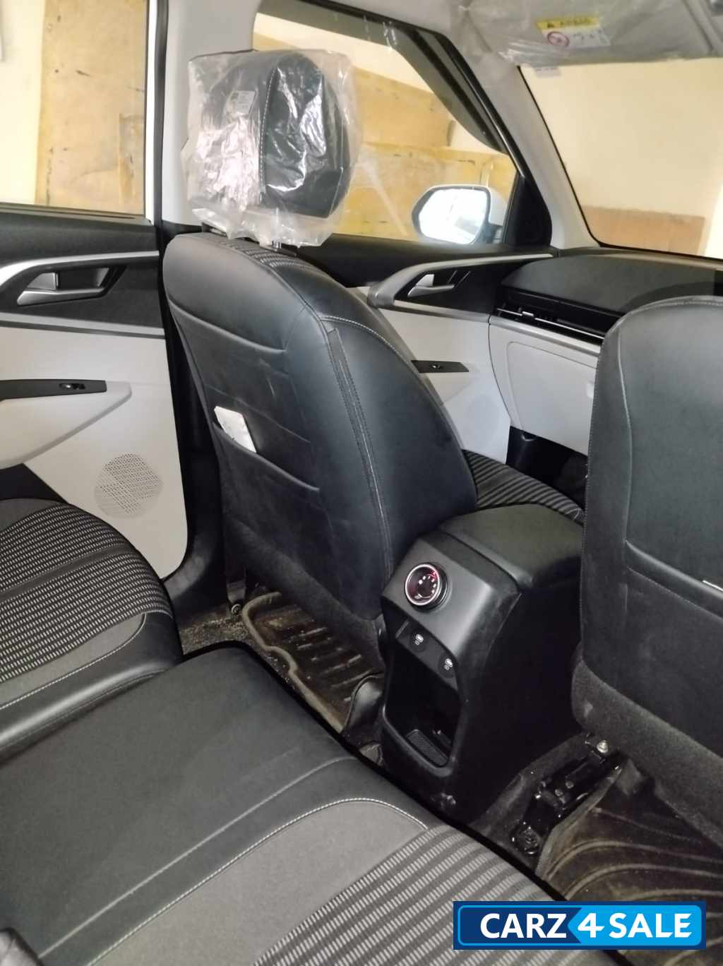 Kia Carens Prestige plus