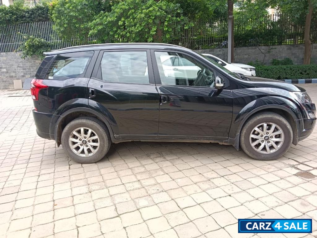 Black Mahindra XUV 500 W9 AT DSL