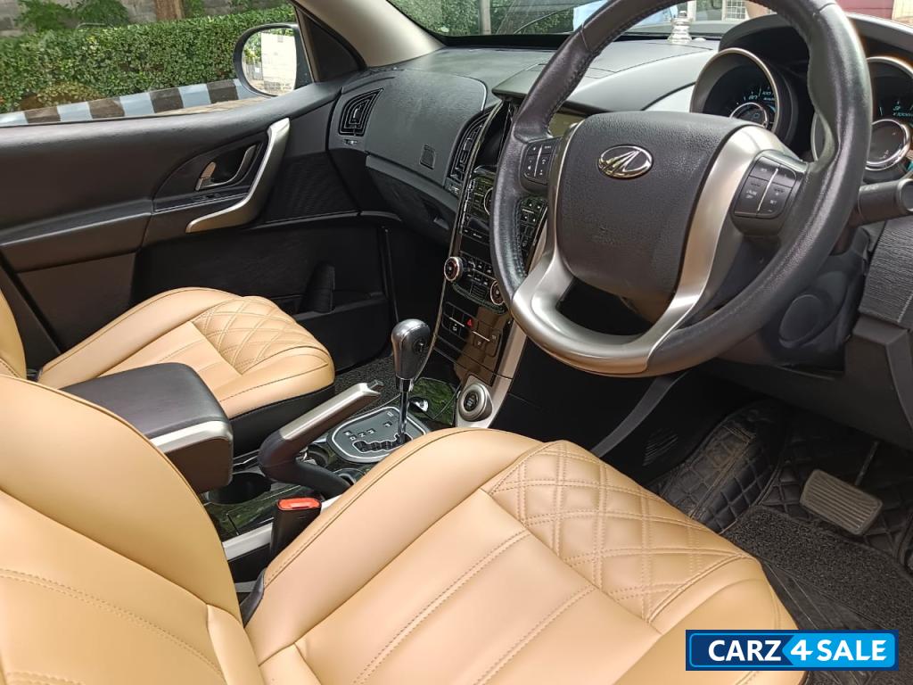 Black Mahindra XUV 500 W9 AT DSL