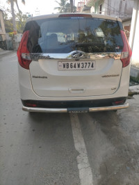 Mahindra Marazzo M6 8seater