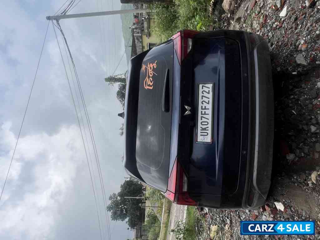 Mahindra XUV700 Ax7 Mahindra XUV700 Ax7
