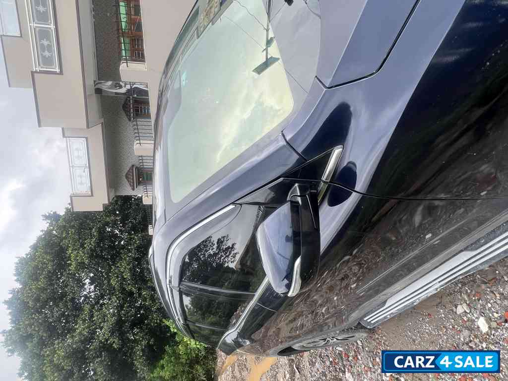 Mahindra XUV700 Ax7 Mahindra XUV700 Ax7