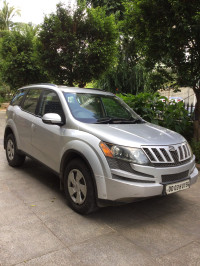 Dazzling Silver Mahindra XUV 500 W6