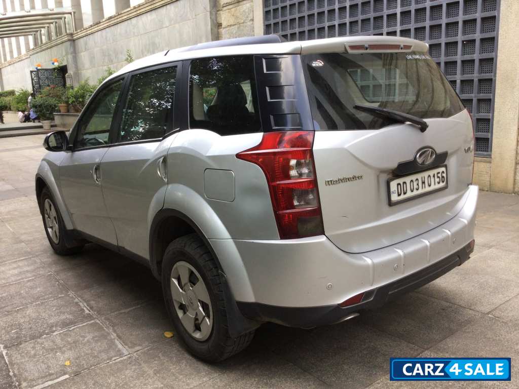 Dazzling Silver Mahindra XUV 500 W6