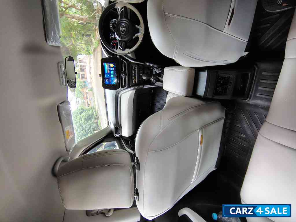 Toyota Urban Cruiser Hyryder E noedrive