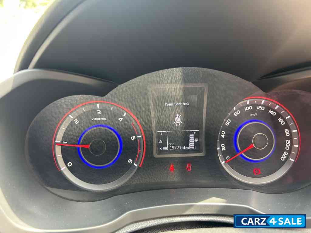 Aquamarine Mahindra XUV300 W8