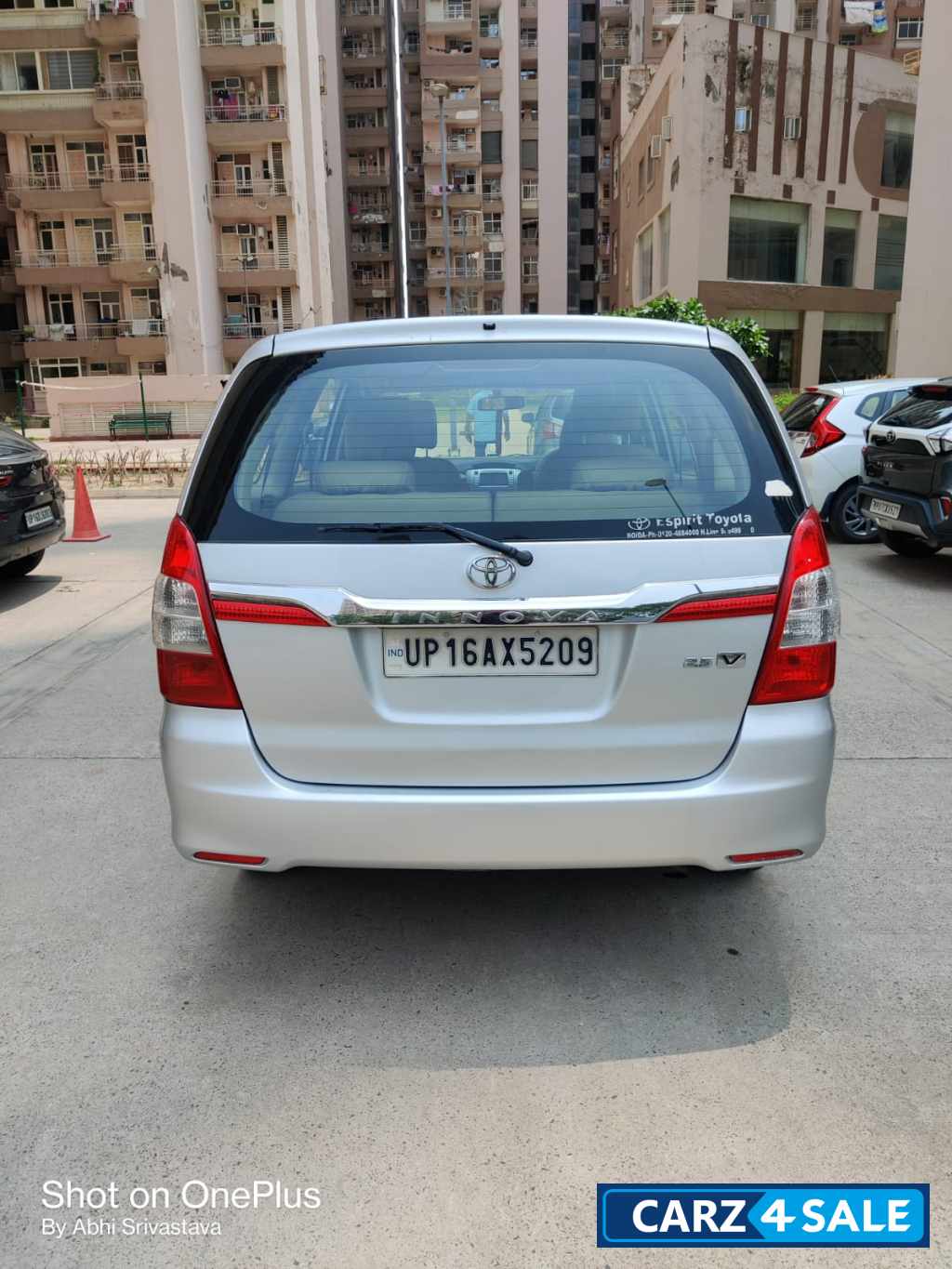 Silver Grey Toyota Innova VX Silver Grey Toyota Innova VX