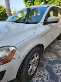 White Volvo XC60 Kinetic D5
