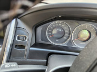 White Volvo XC60 Kinetic D5