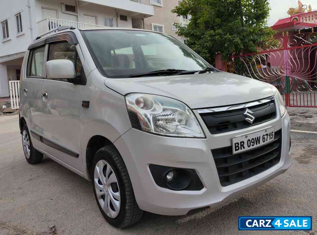 Silver Maruti Suzuki Wagon R VXI