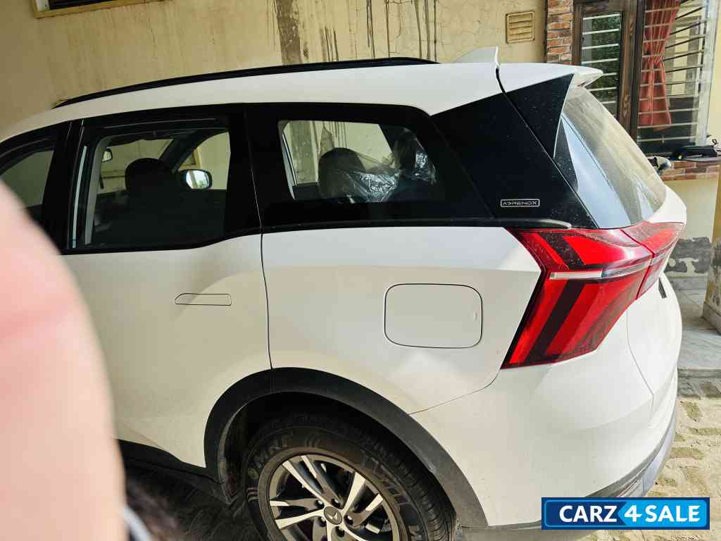 Mahindra XUV700 Ax5